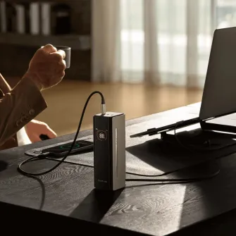EcoFlow Rapid Pro 27K Power Bank, 27.650mAh (99,54 Wh) Air-travel-friendly, Fast charging of multiple devices: Total output (4 ports): 300W, 1 Ð§ 140W retractable USB-C cable, 1 Ð§ 140W USB-C port, 2 Ð§ 65W USB-C, Smart Digital Display, 140W Built-in Cabl