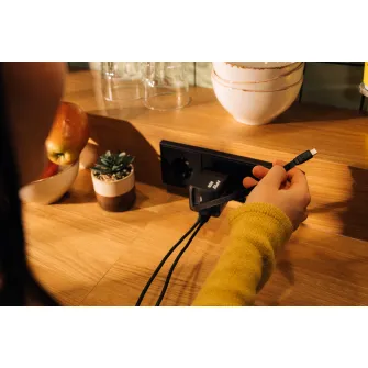 USB Charger VERBATIM Mini GaN Charger 65W with retractable USB-C 80cm cable, 2 Port (1 USB-C PD 3.0, 1 USB-A QC 3.0), US plug with EU and UK adaptors, fireproof material, black
