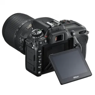 Aparat Foto DSLR Nikon D7500, 20.9 MP + Obiectiv 18–140mm VR