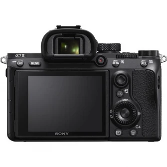 Aparat foto Mirrorless Sony Alpha A7III, 24.2 MP, Full-Frame, E-Mount, 4K HDR, 4D Focus, Wi-Fi, NFC, ISO 100-51200, Negru + Obiectiv SEL24105G 24-105 mm, Negru