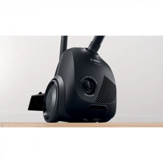 Мешковый пылесос Bosch BGBS2LB1 Series 2, 600 Вт; объем сбора 3,5 л, уровень шума 80 дБ, многофункциональная щетка, годовое потребление энергии: 26,7 кВтч/год, черный