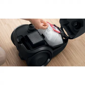 Мешковый пылесос Bosch BGBS2LB1 Series 2, 600 Вт; объем сбора 3,5 л, уровень шума 80 дБ, многофункциональная щетка, годовое потребление энергии: 26,7 кВтч/год, черный