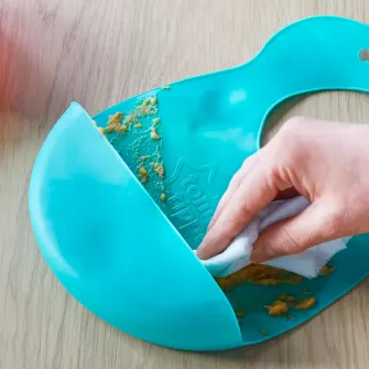 Нагрудник Tommee Tippee Roll Go, с 6 мес, Зеленый
