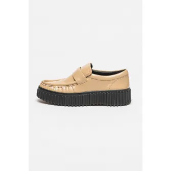 Clarks, Pantofi loafer de piele cu detalii plisate, Maro nisip, 4