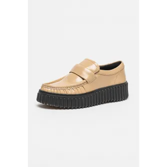 Clarks, Pantofi loafer de piele cu detalii plisate, Maro nisip, 4