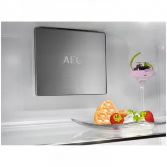 Combina frigorifica incorporabila AEG NSC7P751DS, 376 l, No Frost, WiFi, Ventilator interior, Usi reversibile, Control electronic, Clasa D, H 189 cm