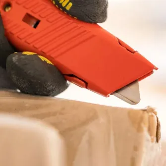 Cutter Stanley cu lama retractabila 155 mm