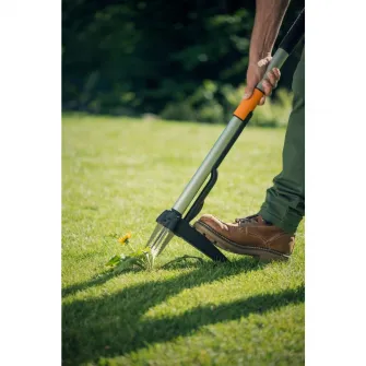 Dispozitiv pentru smuls buruieni Fiskars SmartFit