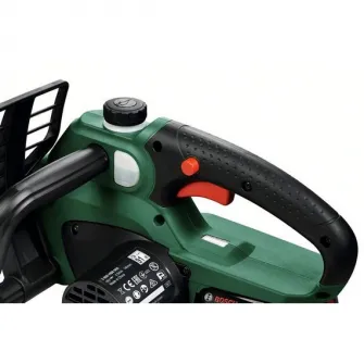 Drujba cu lant (fierastrau) pe acumulator Bosch UniversalChain 18, 18 V, 20 cm lungime lama, 4.5 m/s viteza lant, accesorii incluse