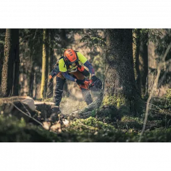 Drujba (motofierastrau) cu lant pe benzina Husqvarna 560 XP,putere 4.7 CP,3.5 KW,59.8 CC,lungime lama 45 cm,viteza maxima lant 21.3 m/s