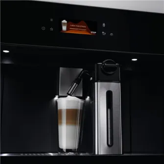 Espressor incorporabil automat Electrolux Seria 900 PRO, Control touch, 12 programe, Display TFT activ, Capacitate rezervor apa 2.5 l, Capacitate rasnita 350 grame, Indicator reumplere cafea si apa, Sticla neagra