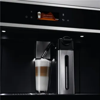 Espressor incorporabil automat Electrolux, Seria 900 PRO, Control touch, 12 programe, Display TFT activ, Capacitate rezervor apa 2.5 l, Capacitate rasnita 350 grame, Indicator reumplere cafea si apa, Inox antiamprenta