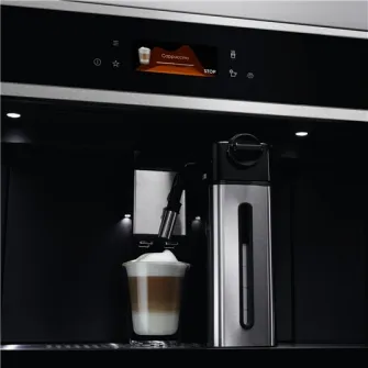 Espressor incorporabil automat Electrolux, Seria 900 PRO, Control touch, 12 programe, Display TFT activ, Capacitate rezervor apa 2.5 l, Capacitate rasnita 350 grame, Indicator reumplere cafea si apa, Inox antiamprenta