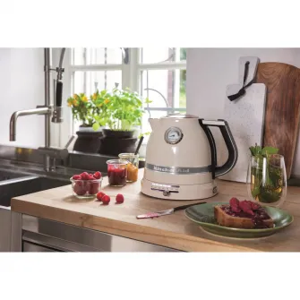 Fierbator electric KitchenAid Artisan Almond Crem 5KEK1522EAC, 2400W, 1.5l, Crem