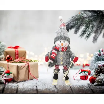 Figurina om de zapada Kring, cu schiuri, 16 cm, Gri