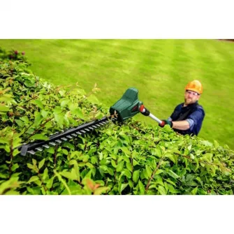 Foarfeca pentru tuns gard viu la inaltime pe acumulator Bosch Universal HedgePole 18, 18 V, 2.5 Ah, 43 cm lungime lama, 2200 curse/min, 210-260 cm lungime maner, contine: acumulator + incarcator