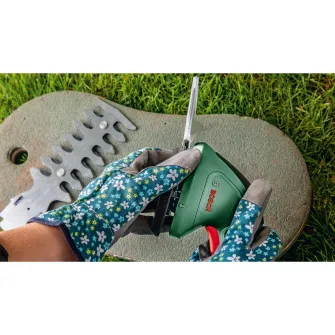 Foarfece de taiat iarba pe acumulator Bosch EasyShear 0600833303, 3.6 V, 1.5 Ah, 10/12 cm lungime cutit, cablu microUSB, cutie carton, cutit iarba 10 cm, cutit iarba 12 cm