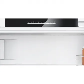 Frigider incorporabil cu o usa Bosch KUL22VFD0, 110 l, Clasa D, Usa reversibila, Iluminare LED, H 82 cm