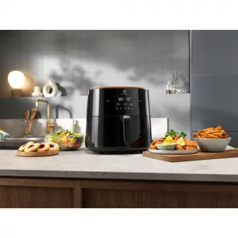Friteuza cu aer cald Electrolux 700 XL EAF5B, 1500 W, capacitate 5L, 1,4 kg cartofi prajiti, display digital, 3 moduri gatire, 5 programe automate, timer 99 min, avertizare acustica pentru amestecare ingrediente, negru