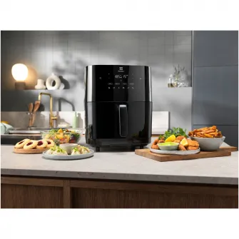 Friteuza cu aer cald Electrolux 800 XXL Steam EAF7SB, 1700 W, capacitate 6.9L, 2,3 kg cartofi prajiti, display digital, 4 moduri de gatire, 6 programe automate, timer 99 min, negru