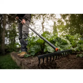 Grebla pentru sol Fiskars Solid, 1540mm, 358g