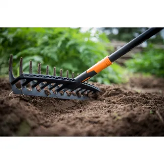 Grebla universala Fiskars Solid, latime lucru 41 cm, lungime totala 164 cm, greutate 600 g, 12 dinti, maner aluminiu, lama nivelare