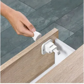 Incuietoare adeziva magnetica pentru sertare si dulapuri, pentru siguranta copiilor, SafeGate, set 2 bucati