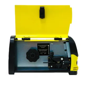 Сварка проволокой Inventor с потоком MIG/TIG/MMA Intensiv MIG 130d, максимальный сварочный ток 130 А, 230 В, максимальный диаметр проволоки 0,8–0,9 мм