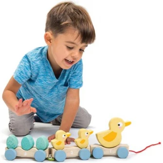 Jucarie de tras din lemn Tender Leaf Toys - Trenuletul cu ratuste, 9 piese