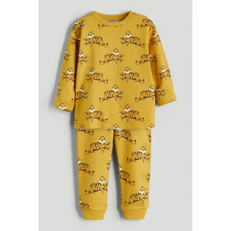 LC WAIKIKI, Pijama cu decolteu la baza gatului si imprimeu grafic, Galben sofran, 74-80 CM
