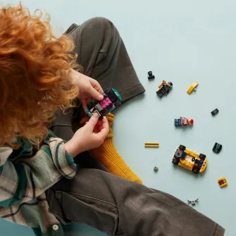 LEGO® City - Carturi si piloti de curse 60400, 99 piese