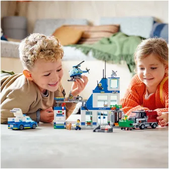 LEGO® City - Sectie de politie 60316, 668 piese