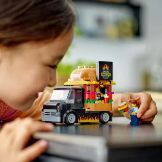 LEGO® City - Toneta de burgeri 60404, 194 piese