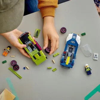 LEGO® City - Urmarire cu masina de politie si masina puternica 60415, 213 piese
