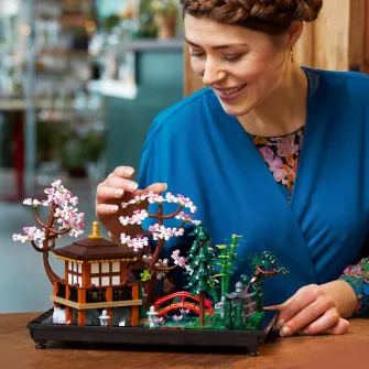 LEGO® Creator Expert - Gradina serena 10315, 1363 piese