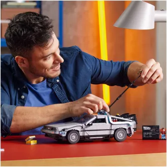 LEGO® Creator Expert - Masina timpului Inapoi in viitor 10300, 1872 piese