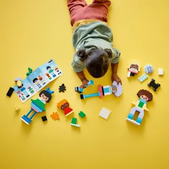 LEGO® DUPLO® - Oameni construibili cu emotii mari 10423, 71 piese