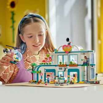 LEGO® Friends - Spitalul orasului Heartlake 42621, 1045 piese