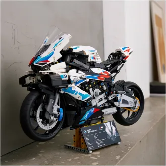 LEGO Technic - M 1000 RR 42130, 1920 piese