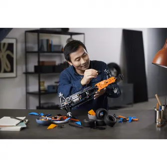 LEGO® Technic — гоночный автомобиль McLaren Formula 1 42141, 1432 детали