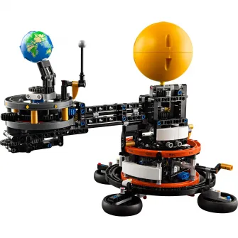 LEGO® Technic - Planeta pamant si luna pe orbita 42179, 526 piese