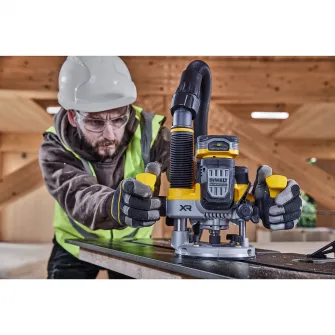 Masina de frezat verticala (router) pe acumulator DeWALT DCW620NT, 18V XR, motor fara perii, 1/2 inch, adancime frezare 70 mm, 23000 RPM, diametru maxim taiere 63 mm, sistem Constant Speed Control, cutie TSTAK, accesorii, fara incarcator/acumulator