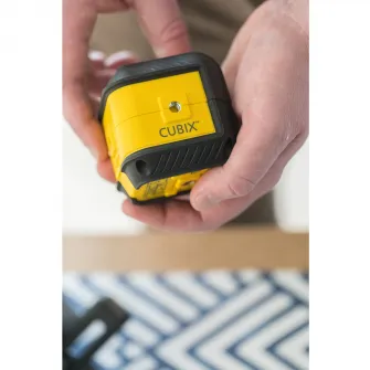 Nivela laser Stanley Cubix STHT77498-1, dioda rosie, autonivelare la +/- 4 °, 1/4  conexiune trepier, clasa laser 2