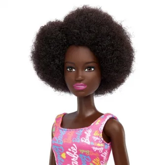 Papusa Barbie, creola, cu rochita roz, par afro