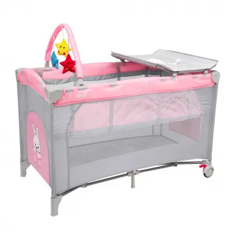 Patut pliant voiaj pentru bebelusi si copii Juju Sleepy Baby, 2 nivele, portabil, 125x65 cm, etaj intermediar nou-nascuti, bara cu jucarii, masa de infasat, salteluta, buzunar lateral, geanta transport, Hunny Bunny, Roz/Gri