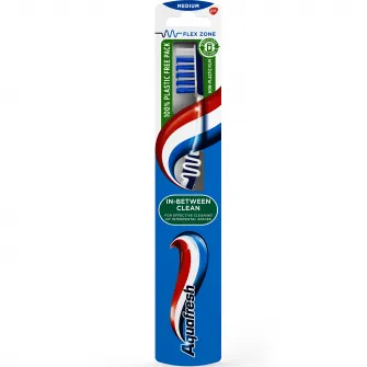 Periuta de dinti Aquafresh in between, pentru curatarea spatiilor interdentare
