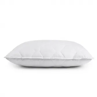 Perna matlasata Hotel Supplier, 50 x 70 cm, tesatura bumbac, lavabila la 90°C, nivel fermitate medie spre tare