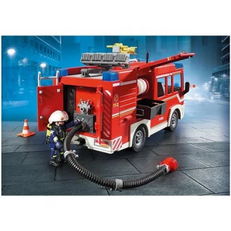 Playmobil City Action - Masina de pompieri cu furtun