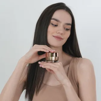 Primer, fond de ten si anti-cearcan Bio Balance Magic Touch cu vitamina C, 30 ml
