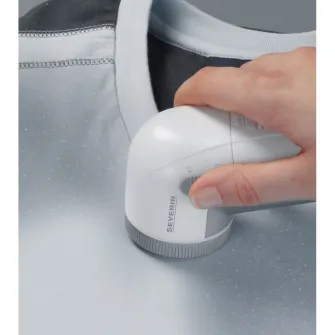 Rezervor de colectare scame detasabil Detangler Severin CS7976, lama de otel, 2 x baterii 1,5 V, alb